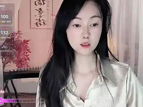 Snapshot of noomi-1111 chatting on April 7, 2:34 am noomi-1111 online show from April 7, 2:34 am