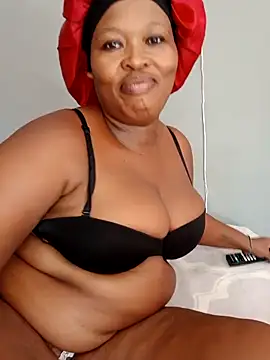 Snapshot of supersexy34 chatting on May 3, 10:32 am supersexy34 online show from May 3, 10:32 am
