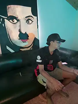 Snapshot of Cuteathleticboys chatting on April 8, 9:37 pm Cuteathleticboys online show from April 8, 9:37 pm