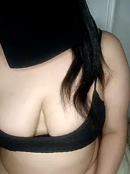 Snapshot of Amira_Egypt chatting on May 11, 9:34 pm Amira Egypt online show from May 11, 9:34 pm