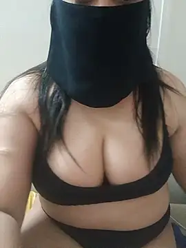Snapshot of Amira_Egypt chatting on June 20, 8:11 pm Amira Egypt online show from June 20, 8:11 pm