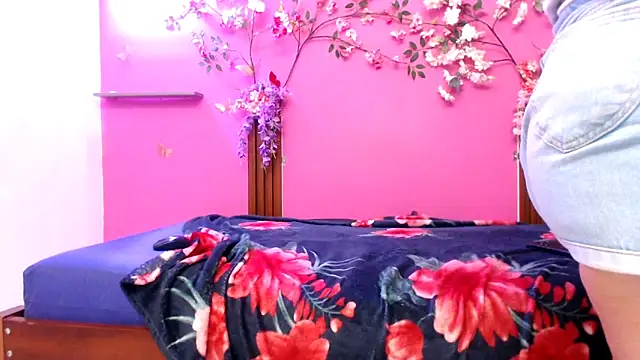 Snapshot of starfishanal21 chatting on April 13, 8:25 pm starfishanal21 online show from April 13, 8:25 pm