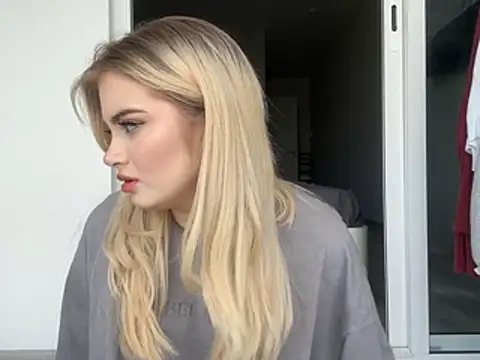 Snapshot of kirtova_ chatting on June 1, 11:56 am kirtova online show from June 1, 11:56 am