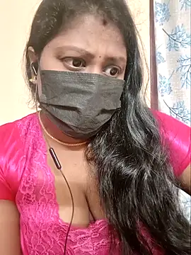 Snapshot of Romantic_Woman chatting on April 18, 2:10 pm Romantic Woman online show from April 18, 2:10 pm