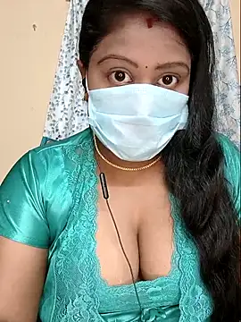 Snapshot of Romantic_Woman chatting on April 21, 1:50 pm Romantic Woman online show from April 21, 1:50 pm
