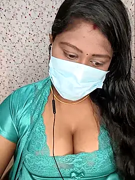 Snapshot of Romantic_Woman chatting on April 30, 8:57 pm Romantic Woman online show from April 30, 8:57 pm