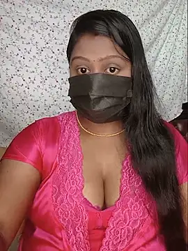 Snapshot of Romantic_Woman chatting on May 19, 10:54 am Romantic Woman online show from May 19, 10:54 am