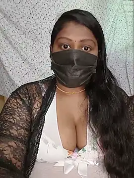 Snapshot of Romantic_Woman chatting on May 20, 10:54 am Romantic Woman online show from May 20, 10:54 am