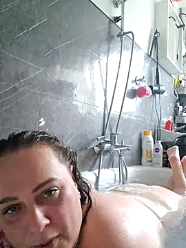 Snapshot of Blondibaby chatting on April 22, 5:58 pm Blondibaby online show from April 22, 5:58 pm