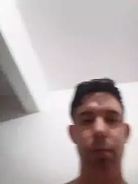 Roger1986  online show from April 7, 9:15 pm