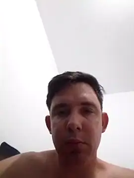 Roger1986  online show from April 9, 2:44 am