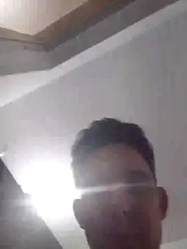 Roger1986  online show from April 9, 11:54 pm