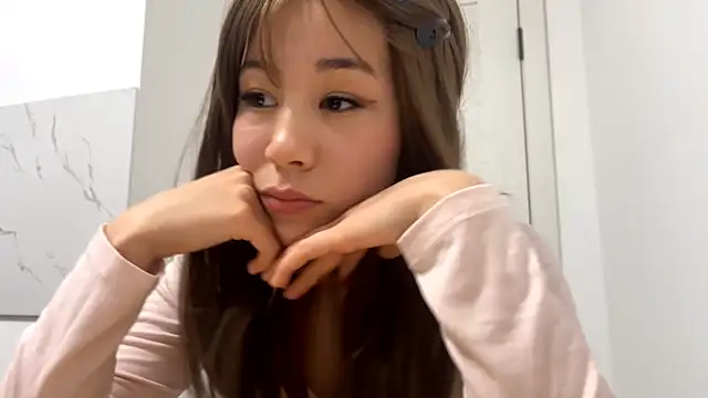 fengxicolombia online show from April 4, 5:10 pm