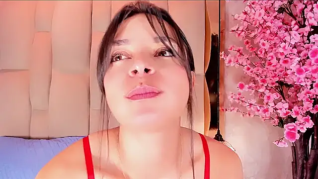 Snapshot of Lady_01 chatting on April 9, 2:11 pm Lady 01 online show from April 9, 2:11 pm