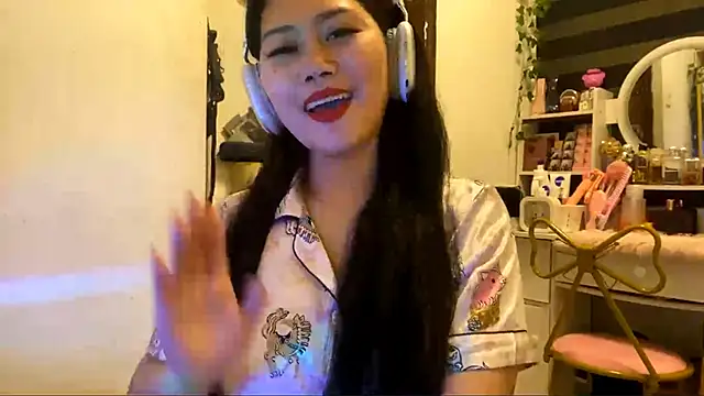 GlindaDejardin online show from April 28, 5:18 pm