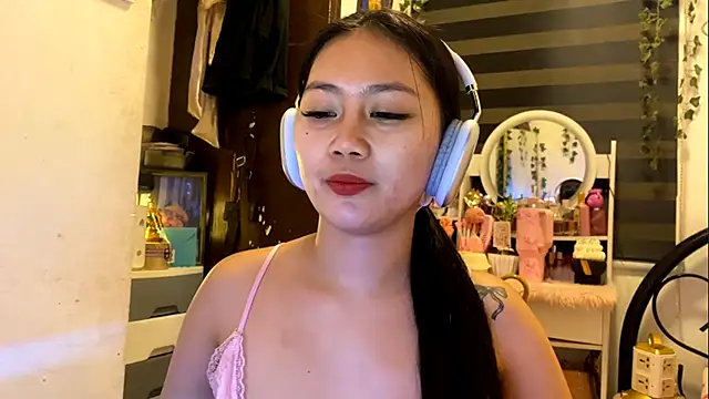 GlindaDejardin online show from May 6, 5:18 pm