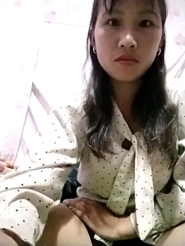 Snapshot of Yo-must chatting on April 9, 7:08 pm Yo-must online show from April 9, 7:08 pm