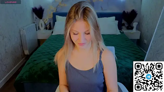 Snapshot of Angelina_Becker chatting on May 19, 1:11 am Angelina Becker online show from May 19, 1:11 am