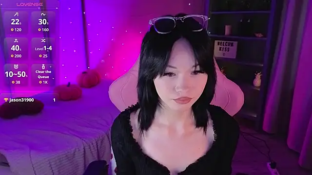 LilySparkls online show from April 30, 3:29 pm