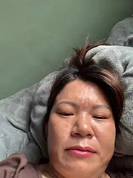 Snapshot of __Evelyn__ chatting on July 9, 5:00 am Evelyn online show from July 9, 5:00 am