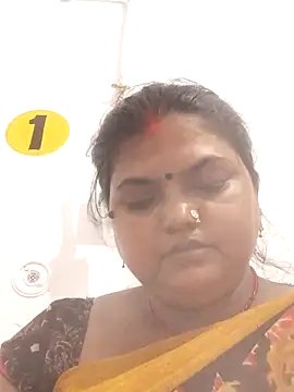 Snapshot of Desi_hot_bhabhi01 chatting on June 8, 11:10 am Desi hot bhabhi01 online show from June 8, 11:10 am