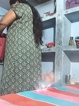 Snapshot of Desi_hot_bhabhi01 chatting on July 10, 4:28 am Desi hot bhabhi01 online show from July 10, 4:28 am