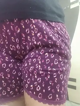 Snapshot of HyBabyDoll chatting on April 6, 6:14 am HyBabyDoll online show from April 6, 6:14 am