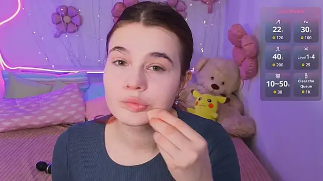 Snapshot of Kacey_Love chatting on April 13, 1:38 pm Kacey Love online show from April 13, 1:38 pm