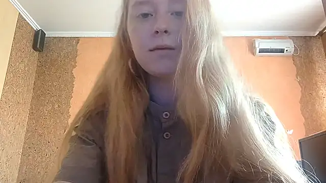 Snapshot of KateVibe_01 chatting on May 2, 11:10 pm KateVibe 01 online show from May 2, 11:10 pm
