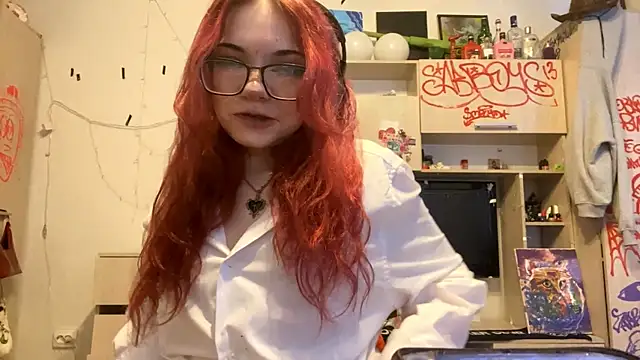Snapshot of RedHeadCat chatting on April 9, 1:49 pm RedHeadCat online show from April 9, 1:49 pm