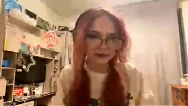 Snapshot of RedHeadCat chatting on April 16, 10:01 pm RedHeadCat online show from April 16, 10:01 pm