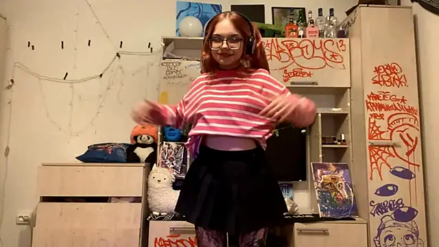 Snapshot of RedHeadCat chatting on April 21, 10:12 pm RedHeadCat online show from April 21, 10:12 pm
