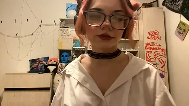 Snapshot of RedHeadCat chatting on April 23, 5:15 pm RedHeadCat online show from April 23, 5:15 pm
