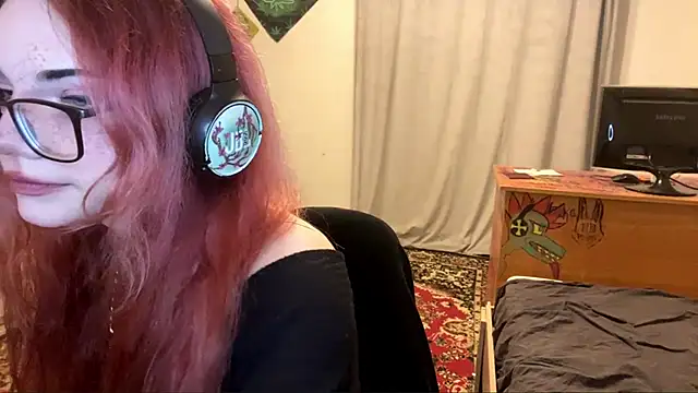 Snapshot of RedHeadCat chatting on May 1, 9:30 pm RedHeadCat online show from May 1, 9:30 pm