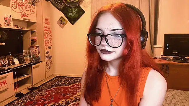 Snapshot of RedHeadCat chatting on May 14, 10:27 pm RedHeadCat online show from May 14, 10:27 pm