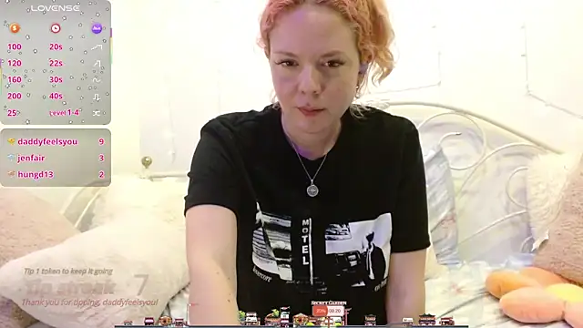 Snapshot of hexbunnie chatting on May 13, 3:04 am hexbunnie online show from May 13, 3:04 am