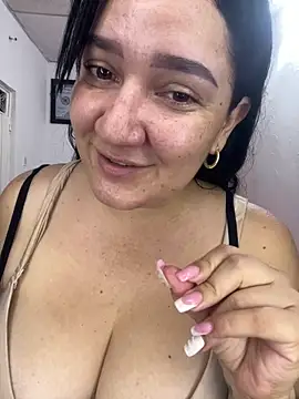 Snapshot of Fresita-12 chatting on May 2, 2:49 am Fresita-12 online show from May 2, 2:49 am