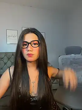 Snapshot of JassmineLove chatting on July 5, 7:26 am JassmineLove online show from July 5, 7:26 am