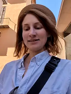 Snapshot of Julialexxxx chatting on May 21, 8:10 am Julialexxxx online show from May 21, 8:10 am