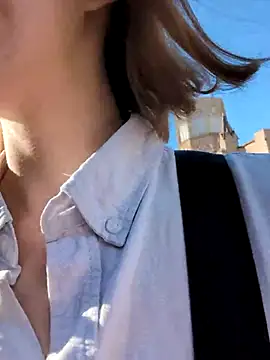 Snapshot of Julialexxxx chatting on May 22, 7:15 am Julialexxxx online show from May 22, 7:15 am
