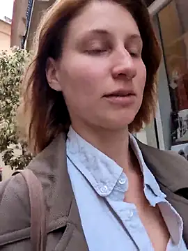 Snapshot of Julialexxxx chatting on June 5, 7:14 am Julialexxxx online show from June 5, 7:14 am