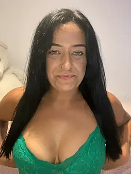 Snapshot of Katty_V chatting on June 3, 8:03 pm Katty V online show from June 3, 8:03 pm