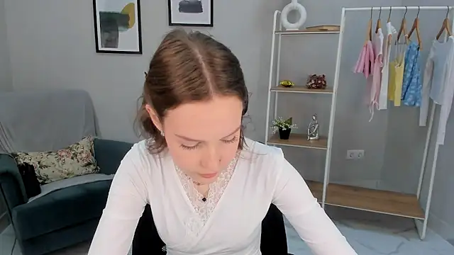 Snapshot of Gwen_Moni chatting on April 5, 1:08 pm Gwen Moni online show from April 5, 1:08 pm