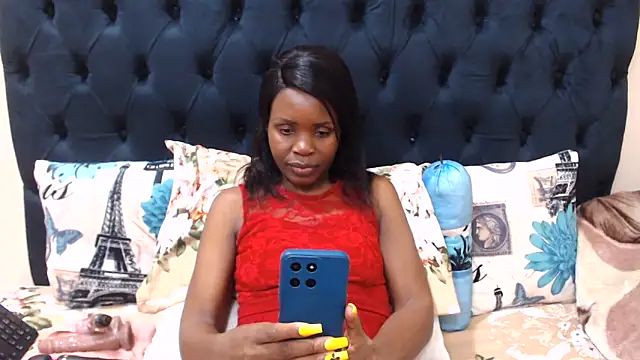 Snapshot of ChocolateClitt chatting on June 21, 5:48 pm ChocolateClitt online show from June 21, 5:48 pm