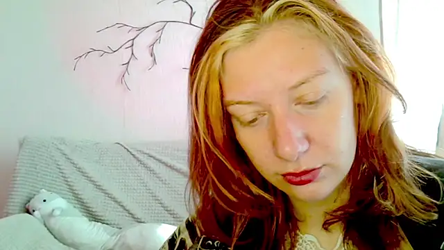 Snapshot of earn_my_lily chatting on April 21, 7:14 am earn my lily online show from April 21, 7:14 am