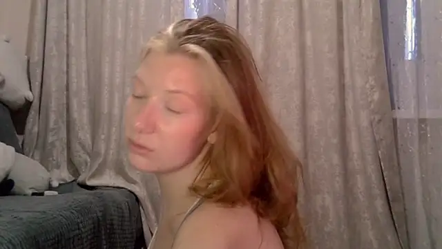 Snapshot of earn_my_lily chatting on June 19, 4:11 pm earn my lily online show from June 19, 4:11 pm