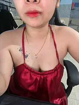 Snapshot of Pink_83 chatting on April 13, 7:14 am Pink 83 online show from April 13, 7:14 am