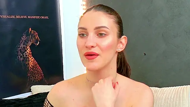 Snapshot of Amira_a chatting on April 8, 10:59 am Amira a online show from April 8, 10:59 am