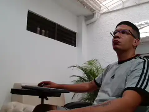 Angelito fiery online show from April 7, 7:14 pm