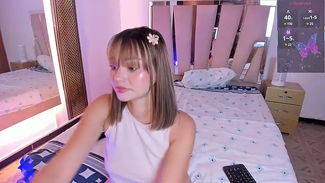 Snapshot of SofyCutee chatting on April 14, 12:22 pm SofyCutee online show from April 14, 12:22 pm